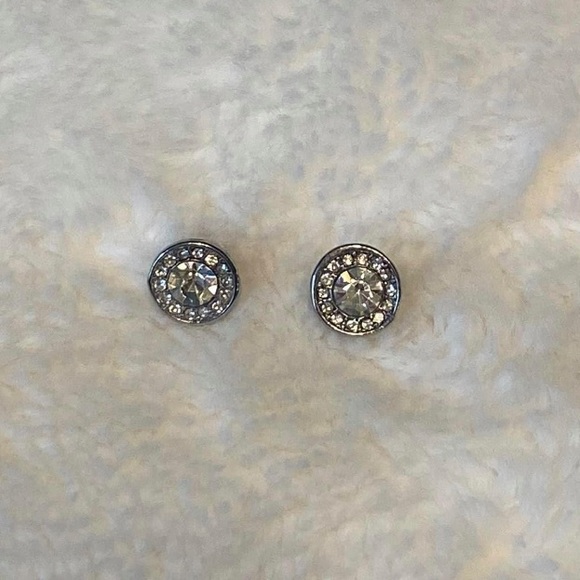 Jewelry - Cute Earrings (Post Back)